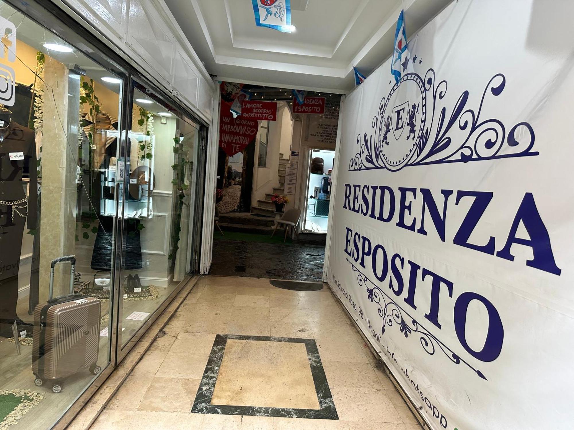 Residenza Esposito Economy Rooms Nápoles Exterior foto